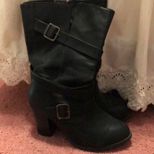 Midi boots